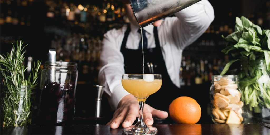 How to Become a Bartender in Tampa?